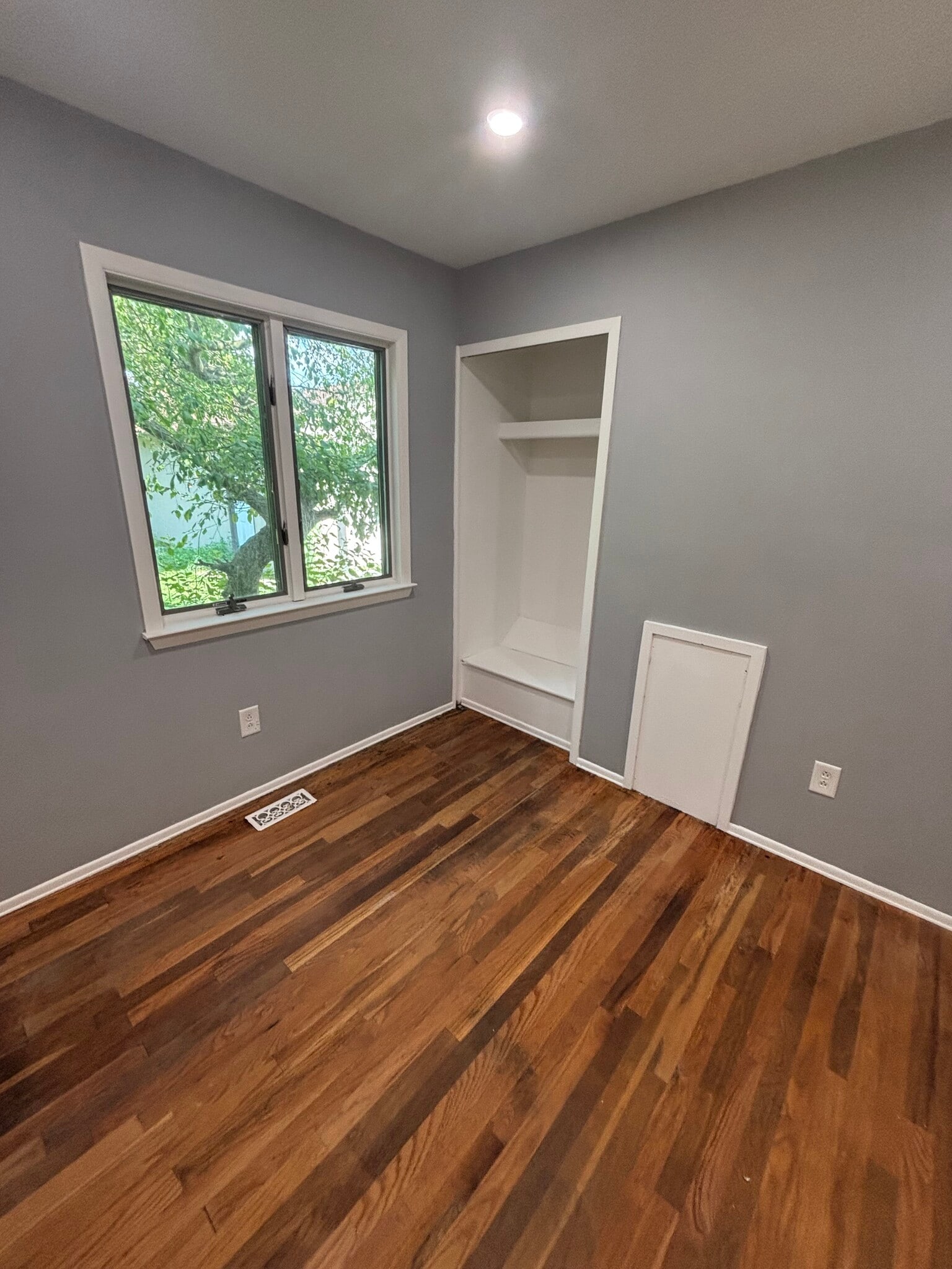 Front right bedroom - 6095 S Mohawk Ave