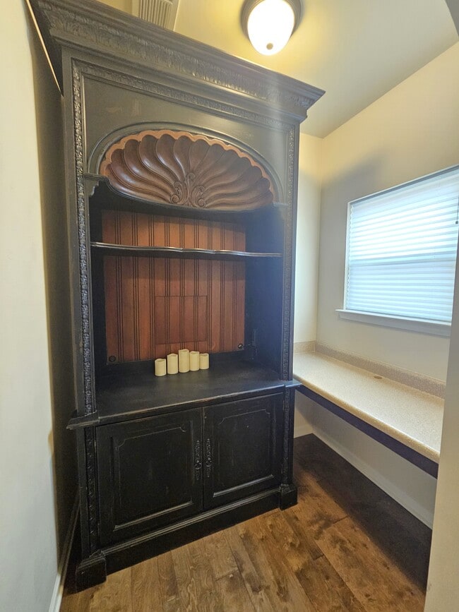 Building Photo - 202 Ermon Ct