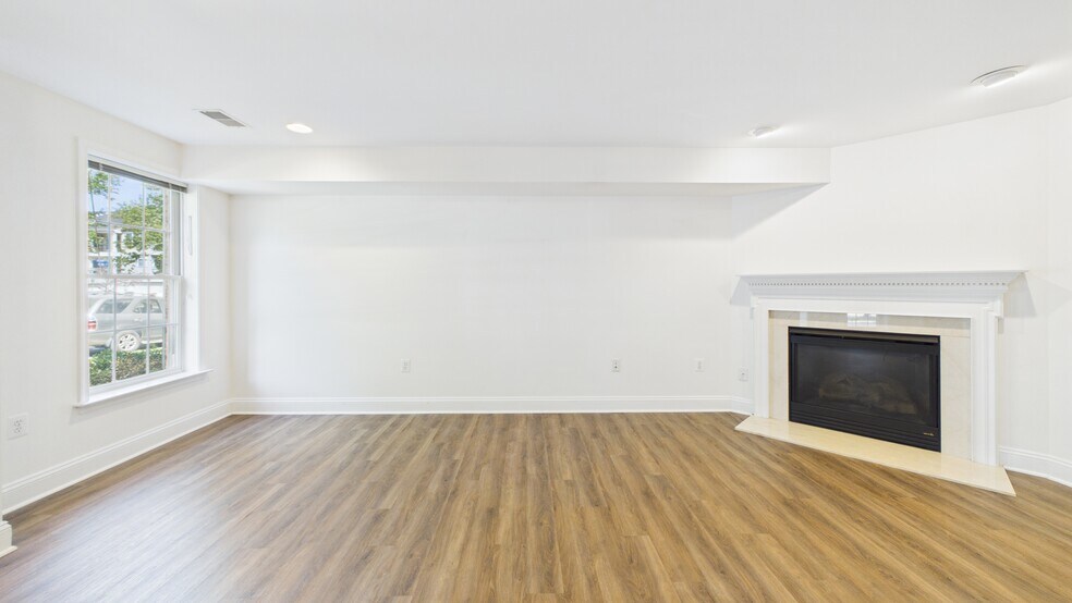 Building Photo - 25807 Turlough Ter