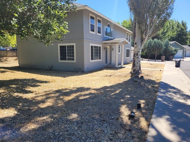 Building Photo - Beautiful 4BR/3Ba Home in Susanville CA  3420 Sq Feet