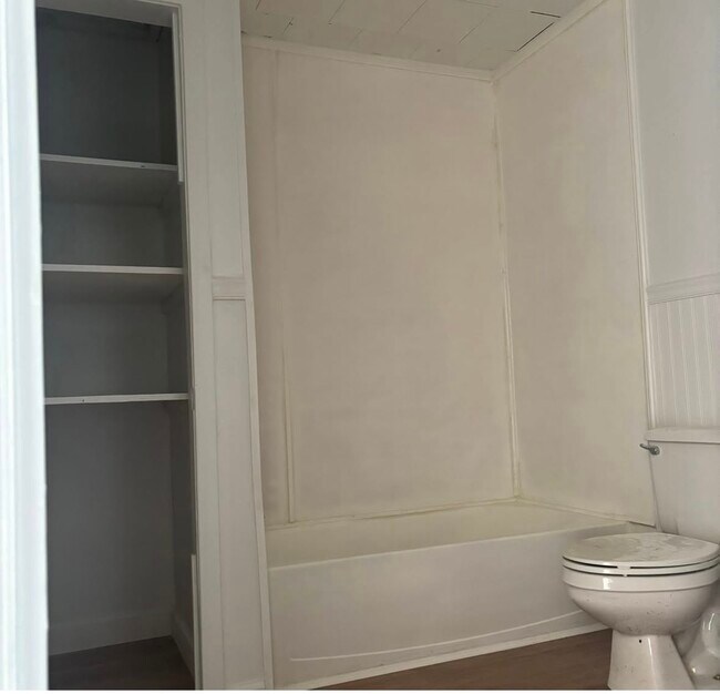 Building Photo - 531 Pecan St