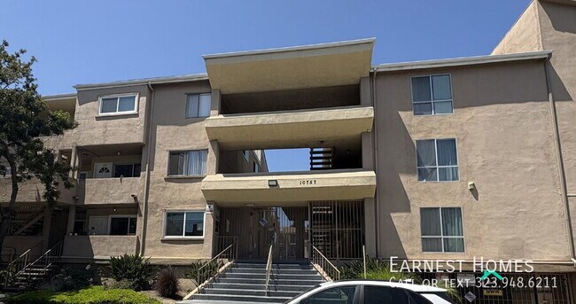 Primary Photo - 10757 Hortense St