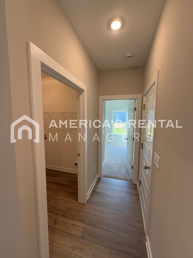 Building Photo - Home for rent in Riverside! Available to View Now!