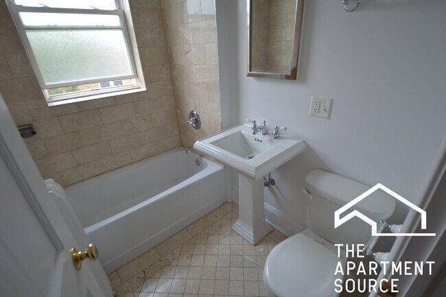 Building Photo - 4414 N Rockwell St