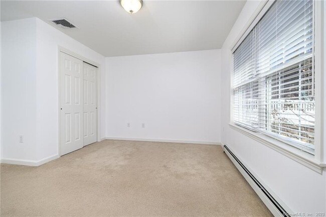 Building Photo - 217 Highlawn Rd