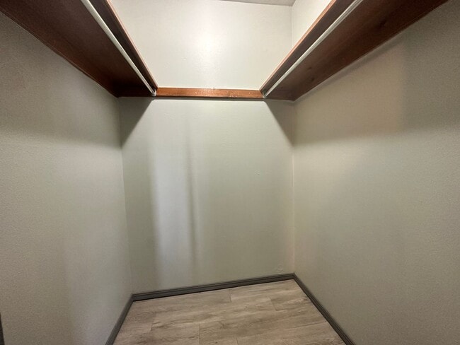Building Photo - 2 bed unit okc
