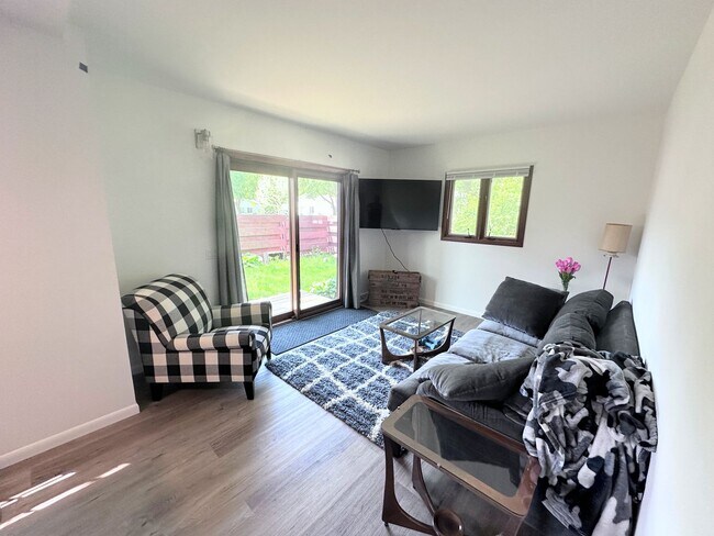 Building Photo - Kleisinger Duplex