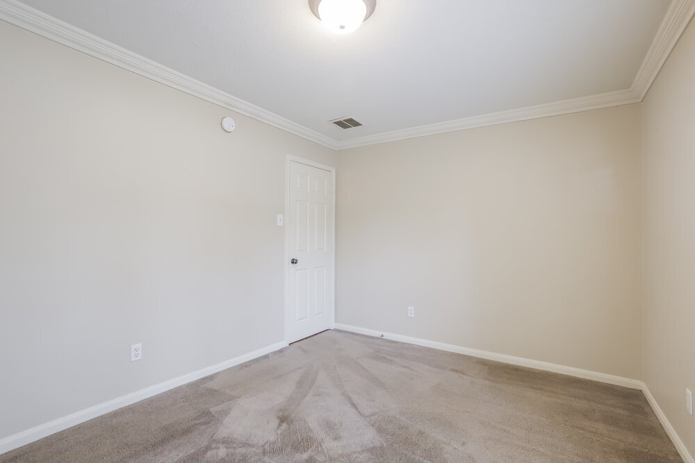 Building Photo - 2011 Pinecreek Pass Ln