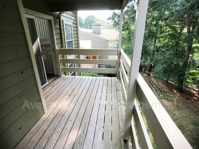 Building Photo - 1104 Riverview Dr
