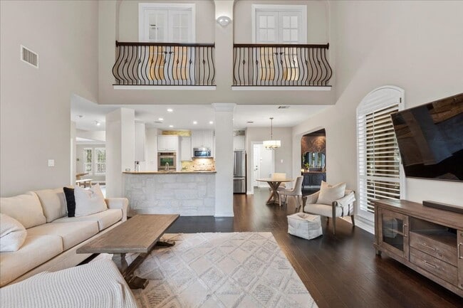 Building Photo - 4 Bedroom 3.5 Bath Heights At Stone Oak Subdivision