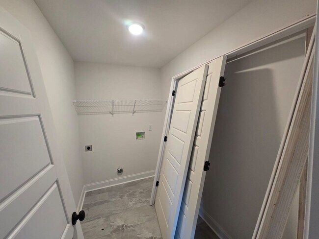 Building Photo - Ruby Floor Plan – 5BR/3BA New Construction...