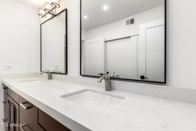 Building Photo - 9470 E Riviera Dr