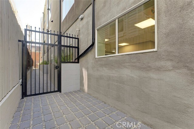 Building Photo - 14810 Delano St