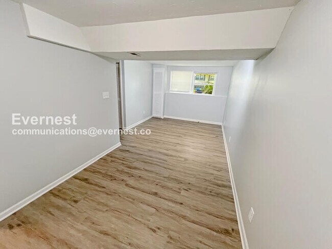 Building Photo - 19220 E 5th St Ct N