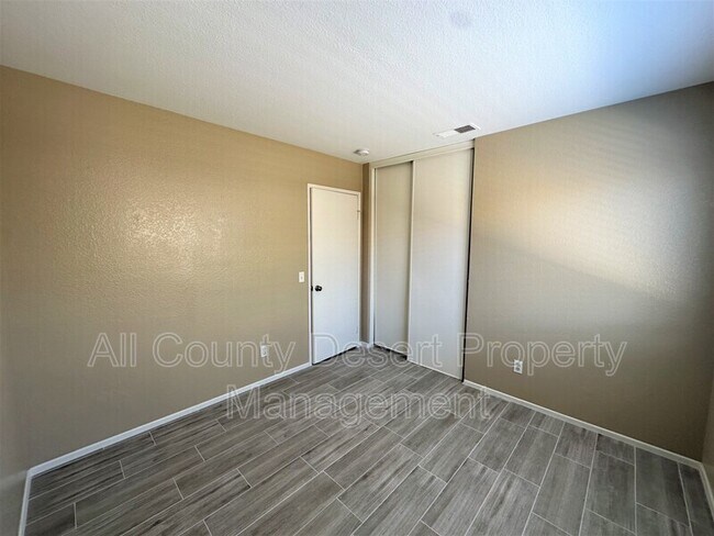 Building Photo - 15580 Avenida Ramada
