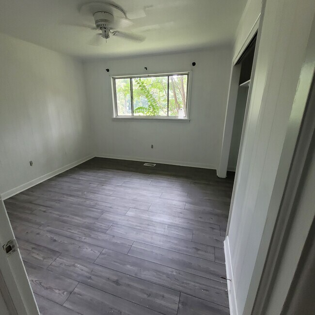 Bedroom two - 724 Elmwood Dr