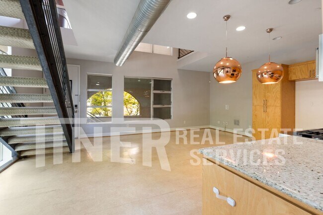 Building Photo - 785 Alloy Ct