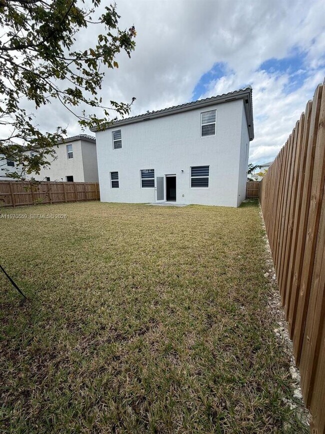 Building Photo - 2638 SE 9th St