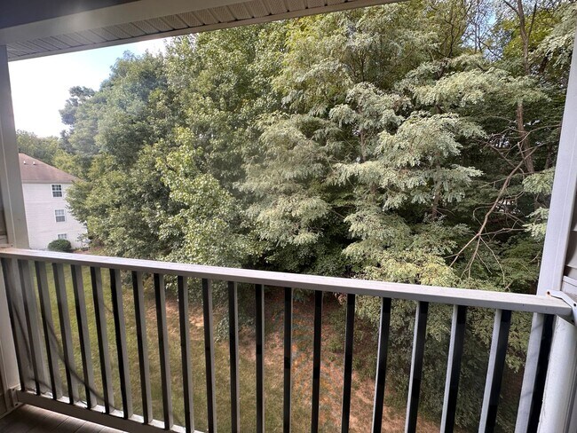 Building Photo - Cozy 2BR 2BA Condo in High Point