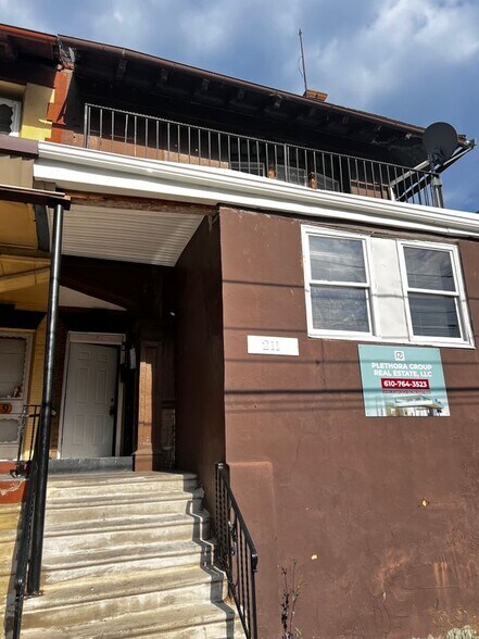 Building Photo - 211 S 53rd St