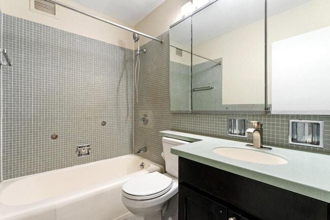 Building Photo - 3600 N Lake Shore Dr