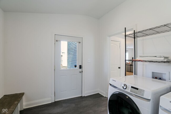 Building Photo - 1306 S East St