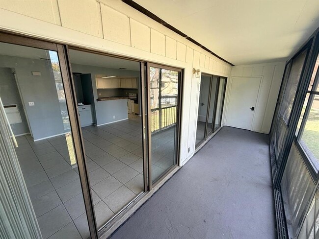 Building Photo - 429 Sheoah Blvd