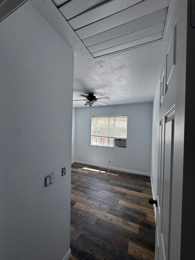 Building Photo - 1577 Greencrest Ct