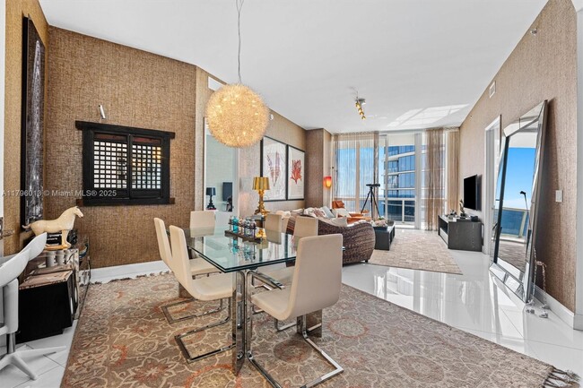 Primary Photo - 15811 Collins Ave