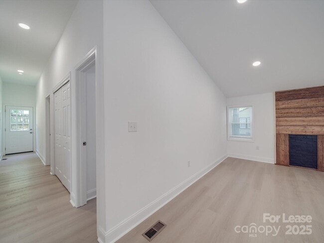 Building Photo - 1012 Wood St