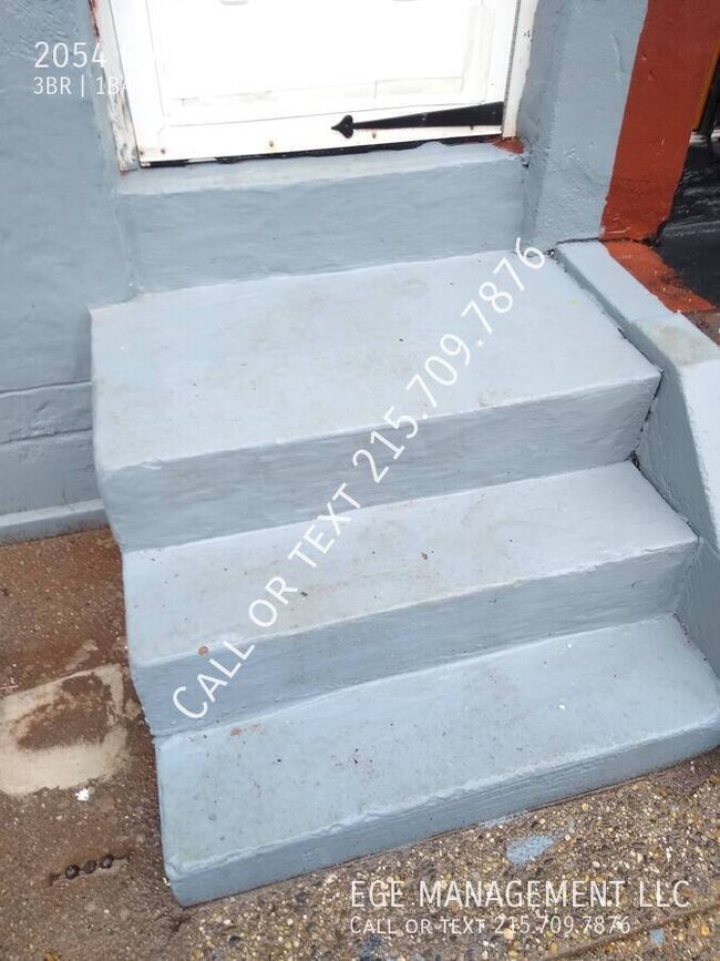 Building Photo - 2054 Ann St