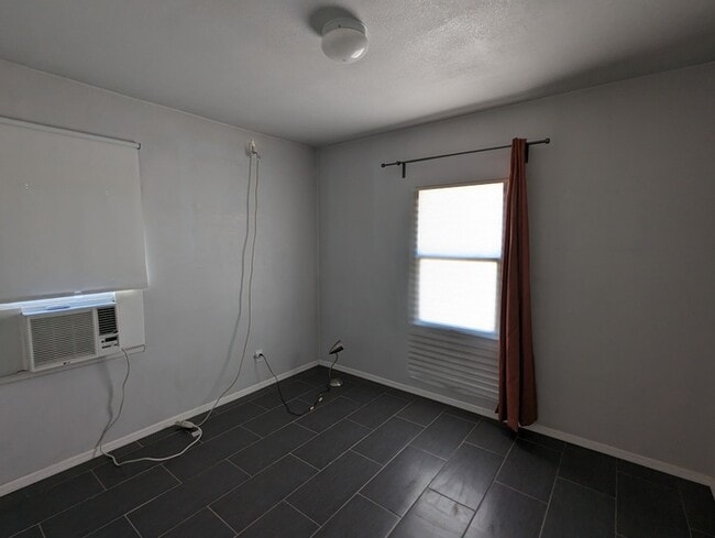 Building Photo - 2147 E Roosevelt St