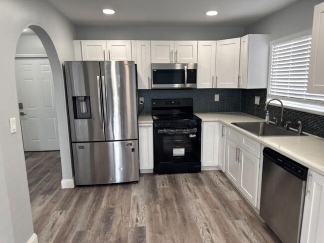 Building Photo - 5516 NW 22nd St