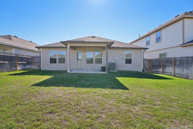 Building Photo - 7019 Vista Lp