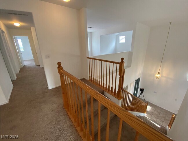 Building Photo - 1317 Woodmore Dr