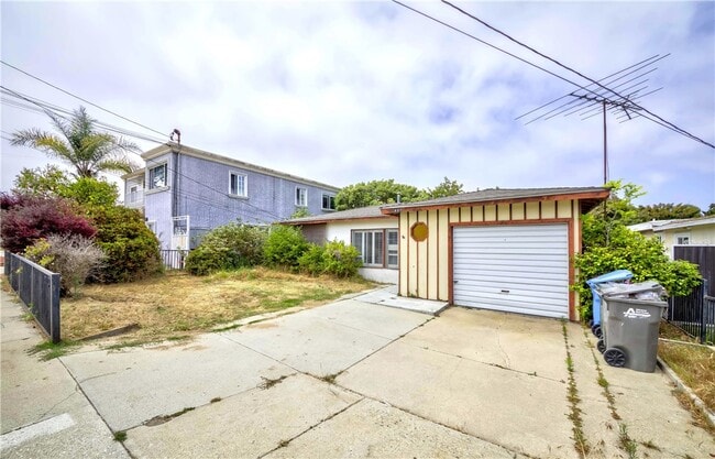 Building Photo - 2407 Fisk Ln