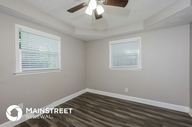 Building Photo - 1712 Star Rest Dr