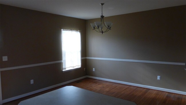 Building Photo - 1308 Saunders Dr