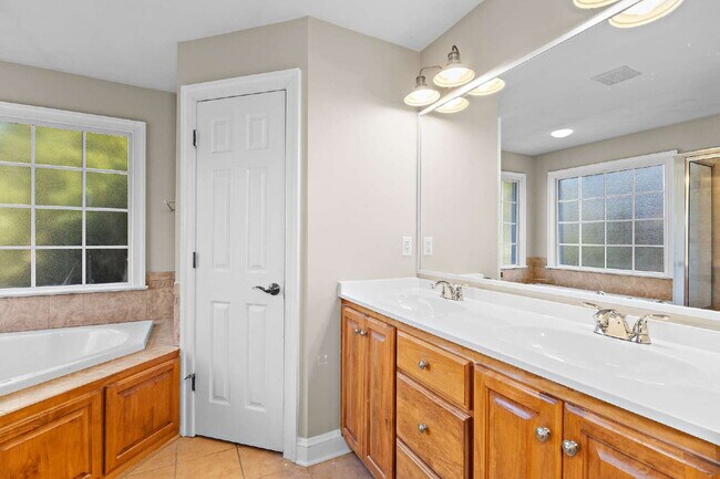 Building Photo - Founders Point