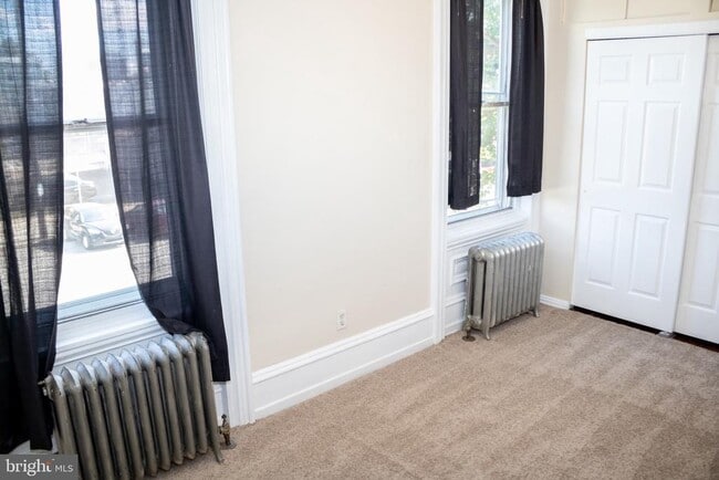 Building Photo - 2210 E York St