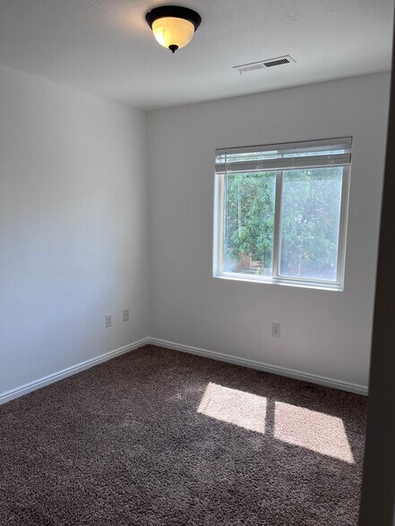 Upstairs Bedroom 1 - 1177 Northfield Rd