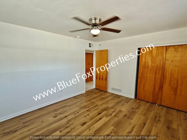 Building Photo - 5755 E 6th St