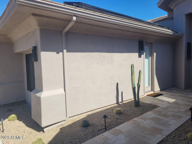 Building Photo - 10694 E Firethorn Dr
