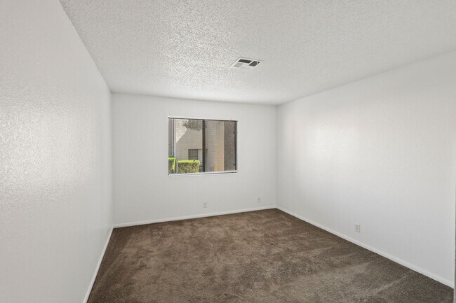 Building Photo - 3151 N Soaring Gulls Dr