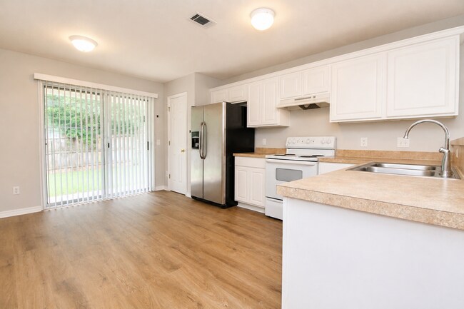 Building Photo - Northwest Pensacola 3BR/2BA Home Near Navy Federal with No Carpet & Privacy-Fenced Backyard