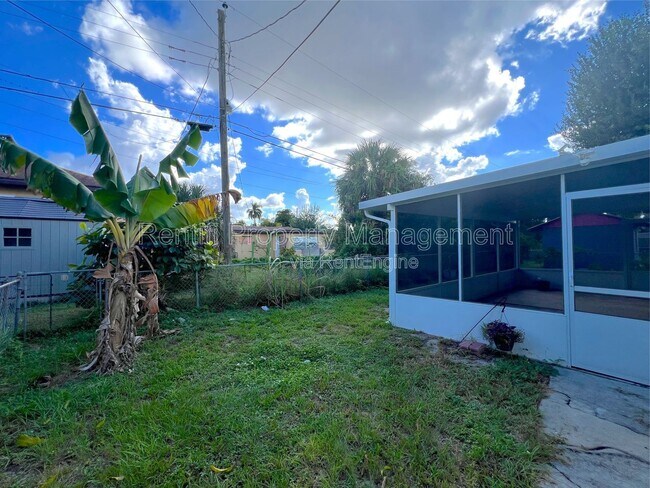 Building Photo - 3026 2nd St