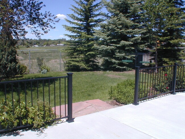 Building Photo - 314 Savannah Dr