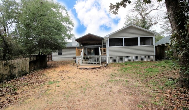 Building Photo - Great Location in Niceville