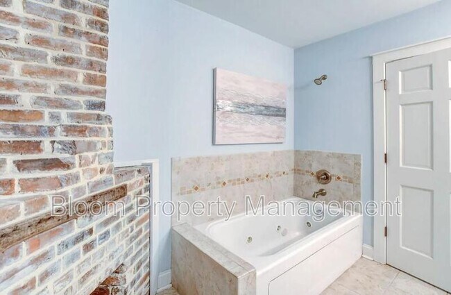 Building Photo - 50 Morris St