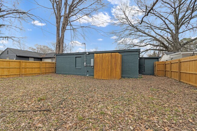 Building Photo - 1697 Baine Ave